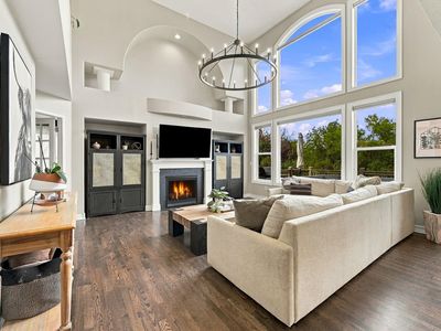 2317 Rimrock Cir