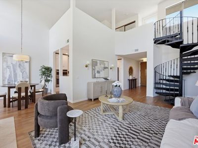 1271 Granville Ave APT 402