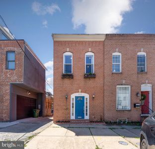 3233 Foster Ave