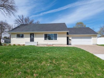 701 1st St NE