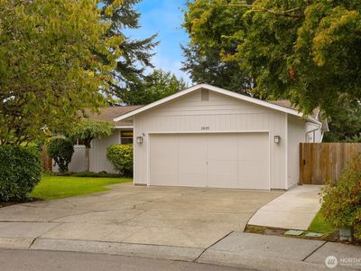 2605 Camas Avenue NE