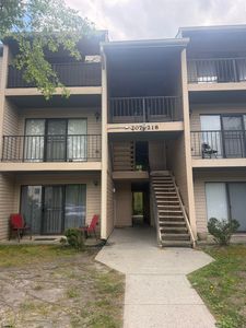 217 Colonial Ct #217
