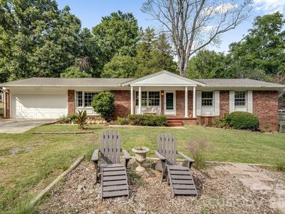 5 W Maple Dr