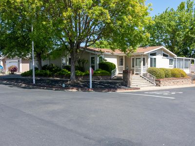 6850 Hidden Brook Ln