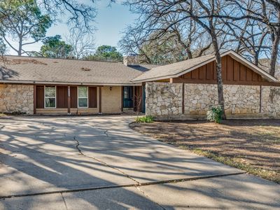 3406 Halifax Dr
