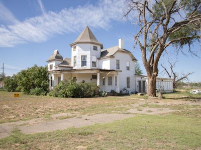 Property at 1703 E 5th St, Dalhart, TX