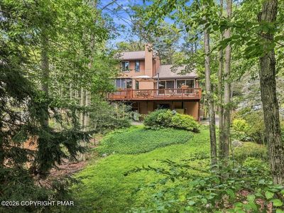 6262 Lakeview Dr