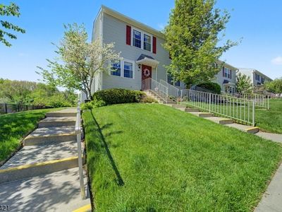 825 Sierra Dr