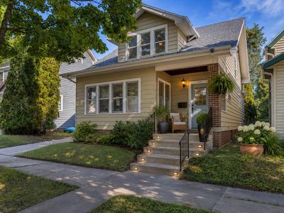930 Logan AVENUE