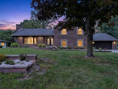 5866 Pineview Dr