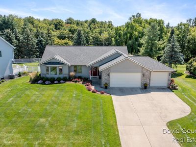 10446 Hunters Creek Dr