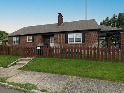 6 Brighton St