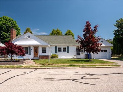 7 Hopedale Dr