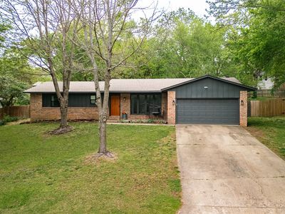 2225 N Mockingbird Ln