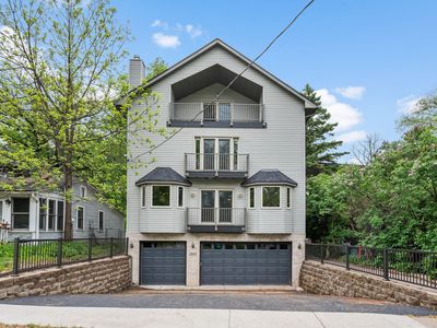 2015 Upton Ave S