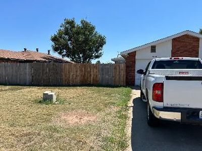 201 W Valencia Dr
