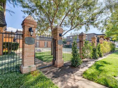 6100 N Brookline Ave APT 12