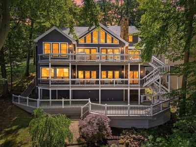 657 King Beach Dr