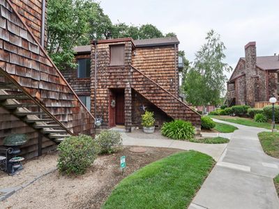 1555 Hecker Pass Rd APT E201