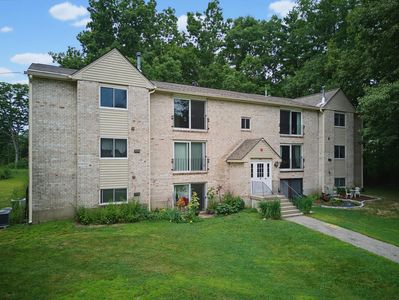 5 Brookside Drive #9