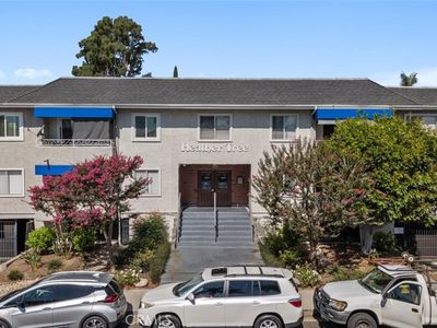 5437 Corteen Pl APT 201