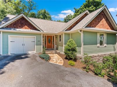 159 Oak Leaf Trail