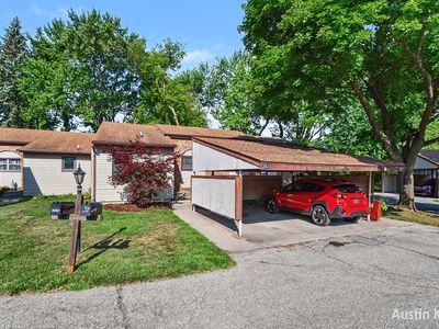 2643 Chatham Woods Dr SE