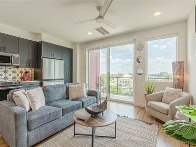 2165 Gabriels Pl Unit 1306