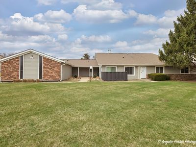 601 Devonshire Ct APT D