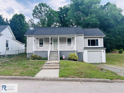 7 London Dr