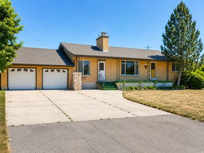 3095 W 1975 N