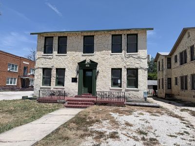 1407 W WOODLAWN AVE