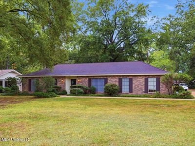 144 Colonial Cir
