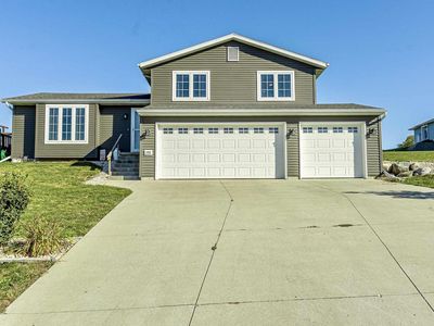 592 Oak Ridge Avenue