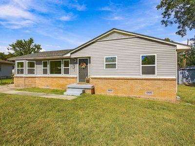 811 Shamrock Dr