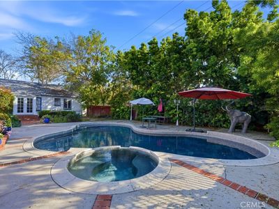 5203 E Abbeyfield St