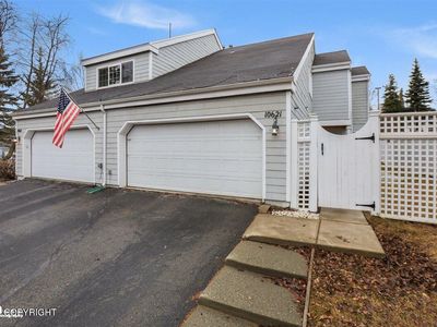 10621 Commodore Dr