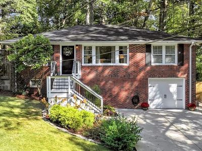 2735 Stonecreek Rd SE