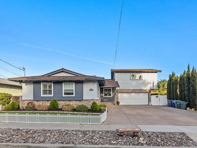 6245 Broadmoor Dr