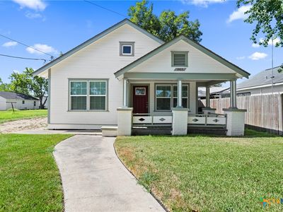 Property at 1903 E North St, Victoria, TX