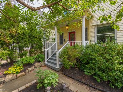 1335 W 95th St