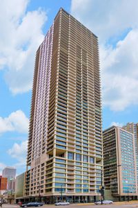 1000 N Lake Shore Plz #47AB