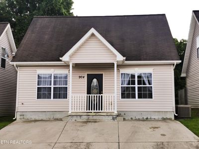 904 Hazelbrook Way