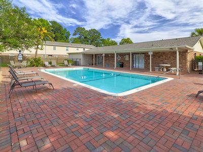 415 Parkdale Dr APT 16B