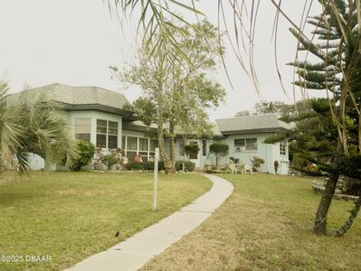 2201 S Peninsula Dr