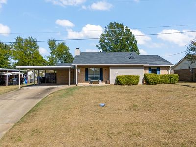 3704 Dowell Dr