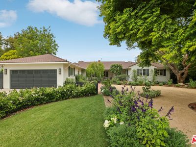 672 Amalfi Dr