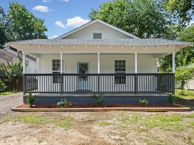 3707 Faxon Ave
