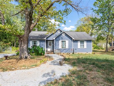 192 Maple Ave