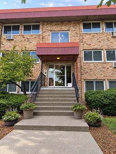 2630 Pleasant Ave S #206
